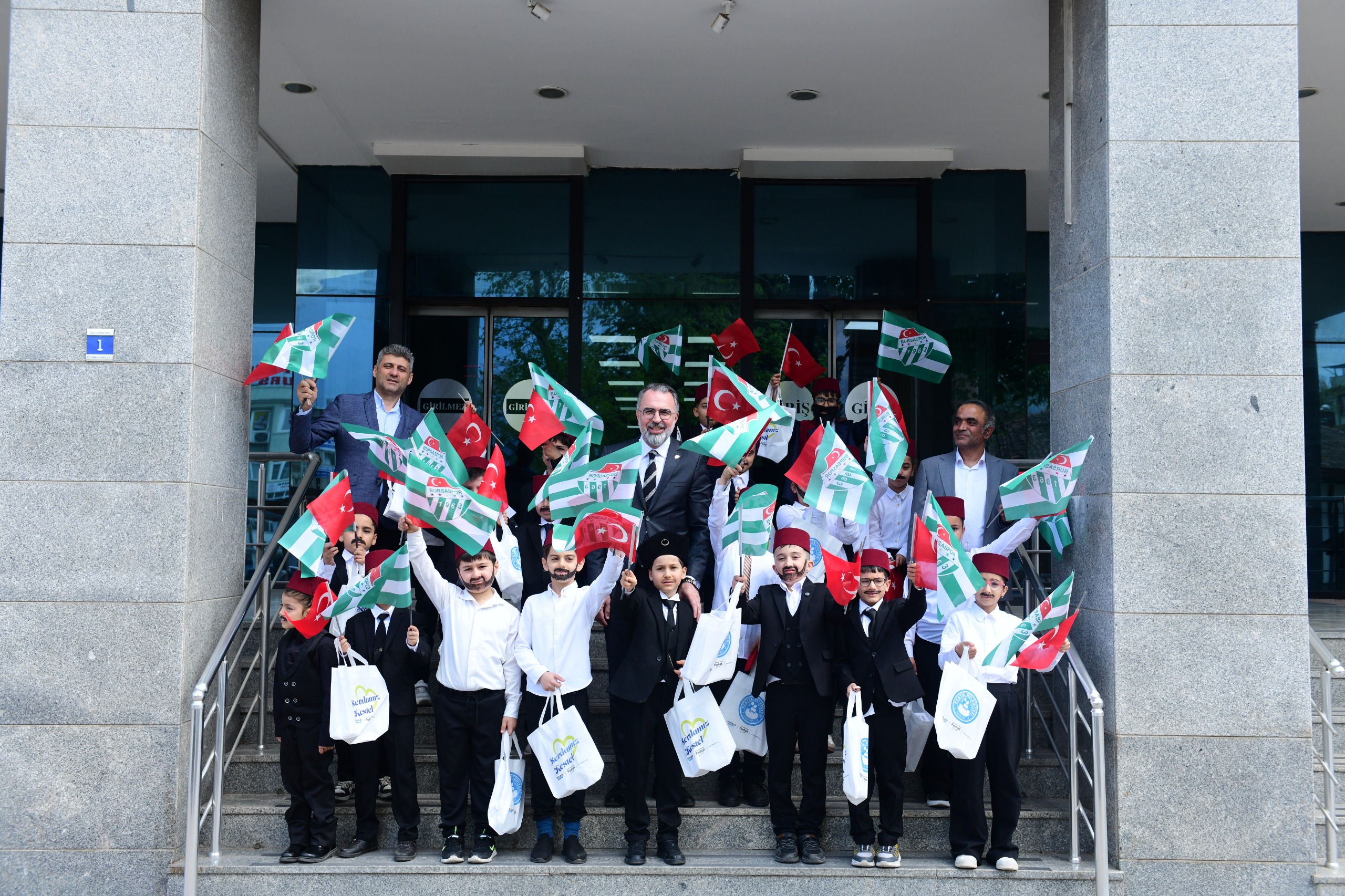 Kestel Belediyesi Meclis Salonu’nda Miniklerden Tarihi Canlandırma