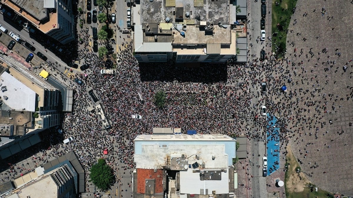 Özgür Özel’in İzmir Mitinginde Gerilim