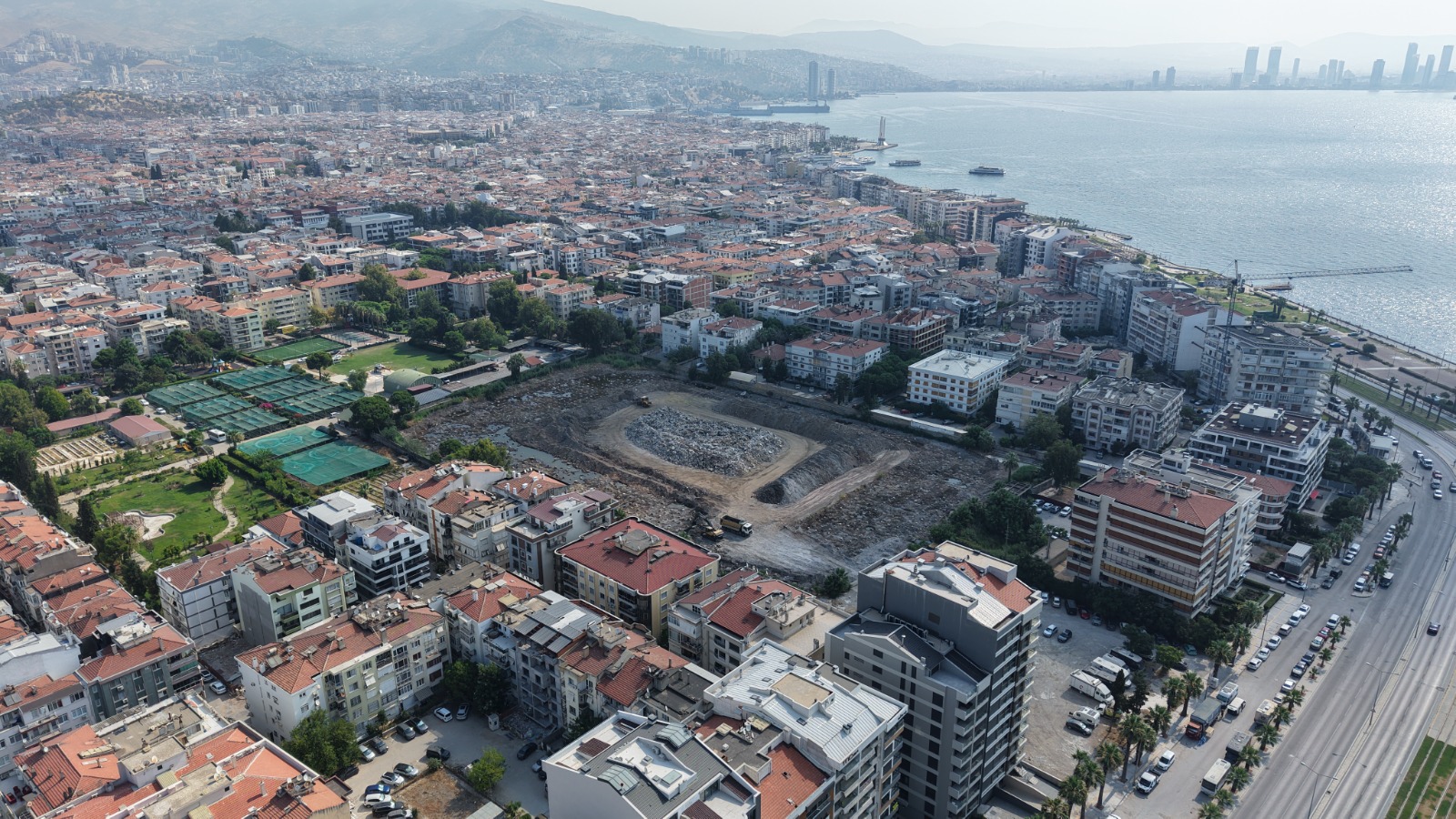 İzmir Büyükşehir Belediyesi’nden Zübeyde Hanım Stadı açıklaması: Süreç emin adımlarla ilerliyor