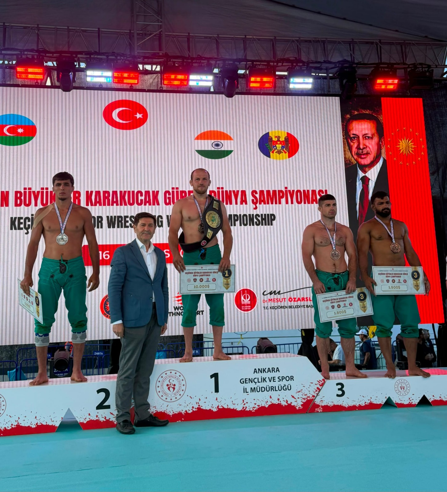 BÜYÜKŞEHİR BELEDİYESPORLU FAZLI ERYILMAZ DÜNYA ŞAMPİYONU
