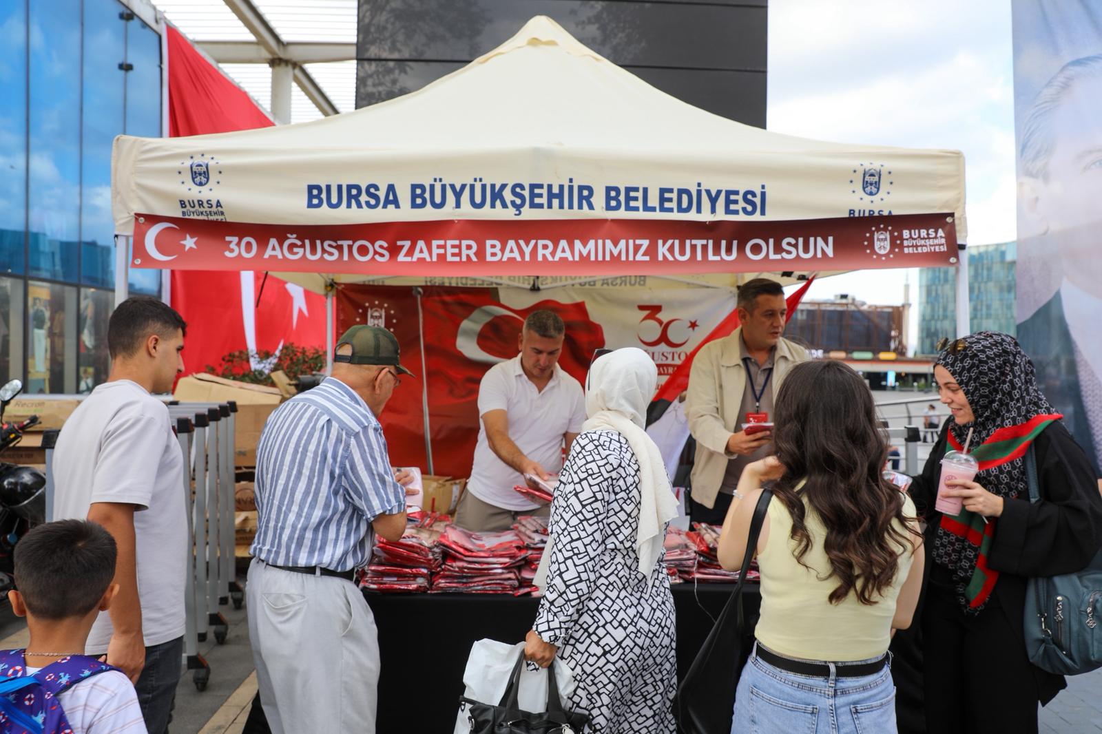 BURSA’DA ZAFER COŞKUSU AY YILDIZ İLE TAÇLANDI