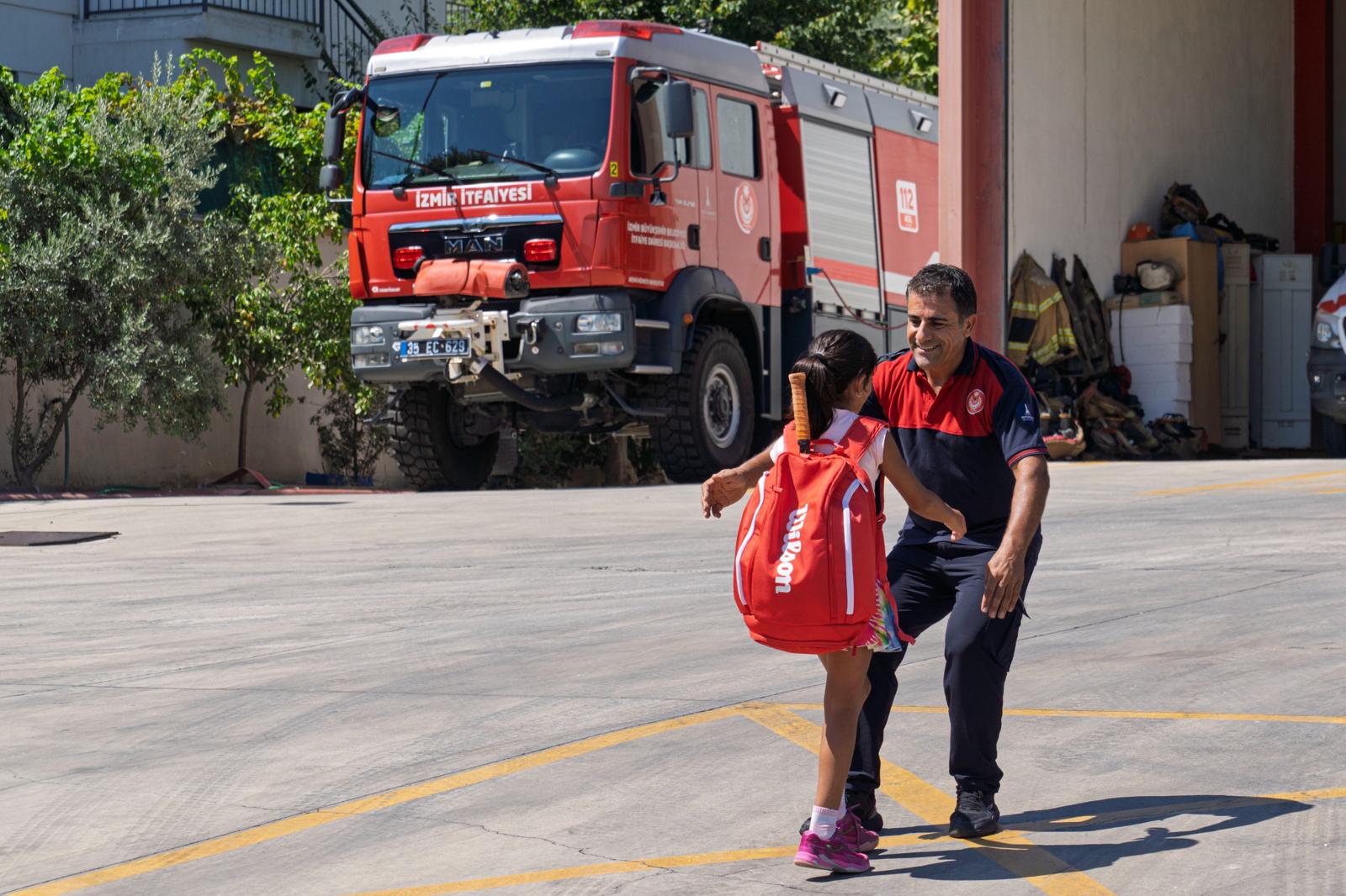 Hayat kurtaran baba, kızını kortlarda şampiyonluğa hazırlıyor