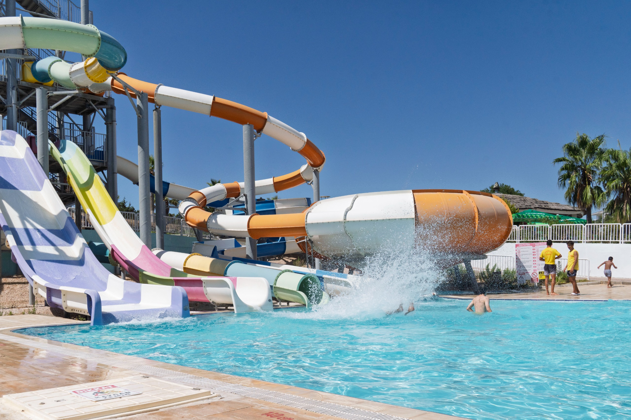 Büyükşehir’den gençlere aquapark keyfi