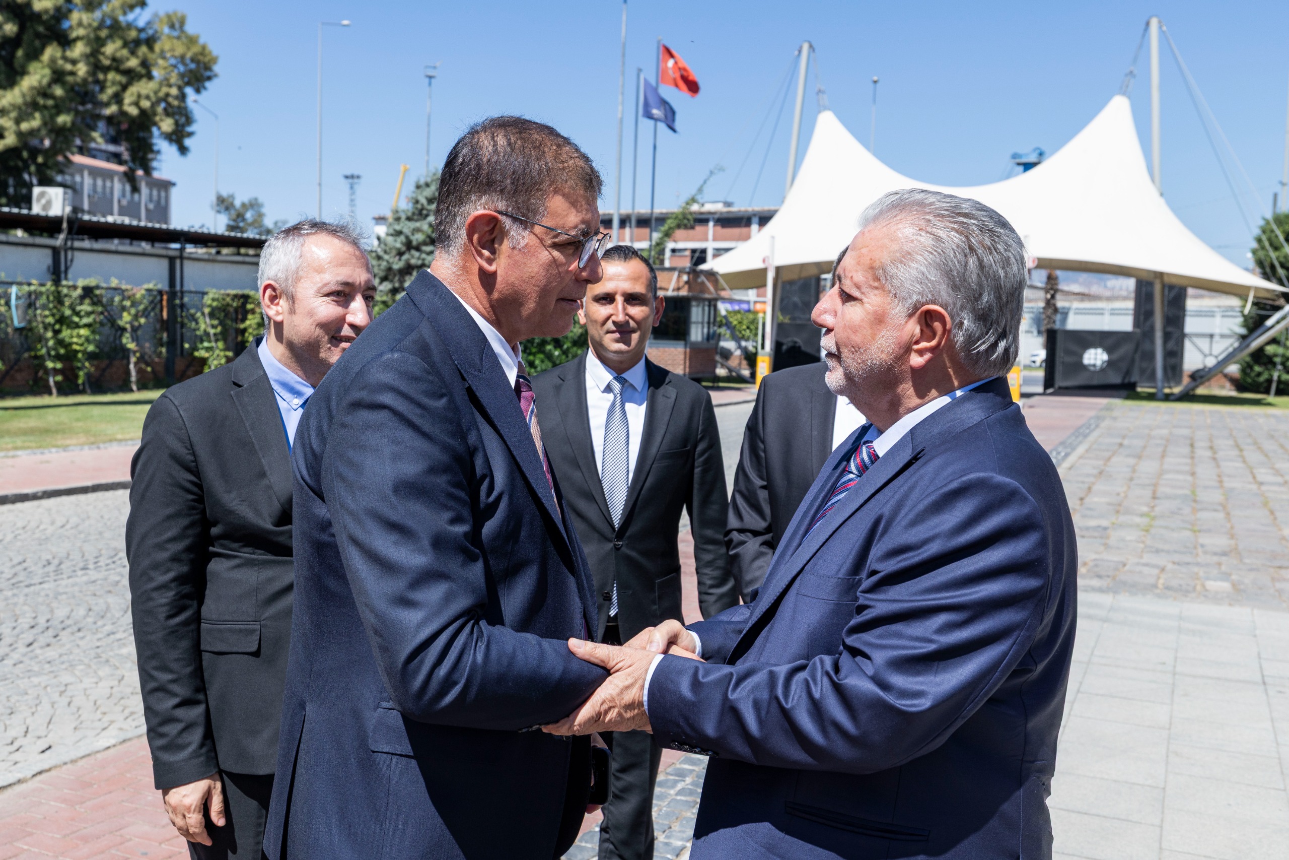 Esnafın ruhsat sorunlarına ortak çözüm