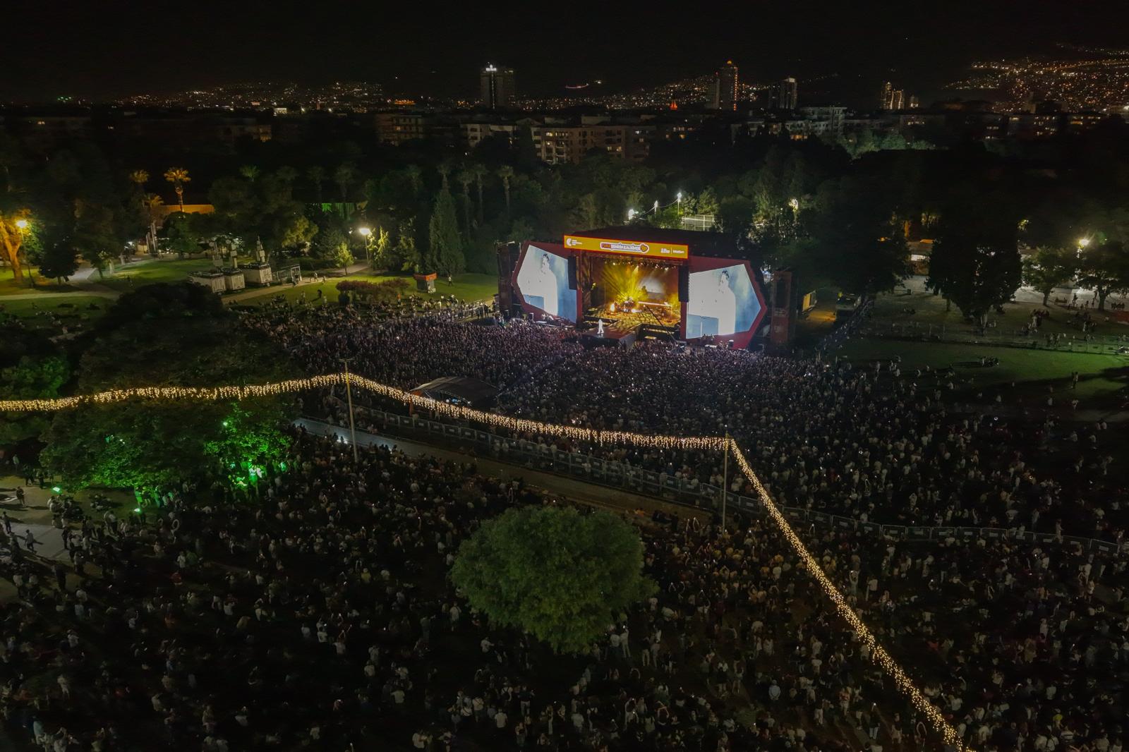 Teoman’dan 95. İzmir Enternasyonal Fuarı’nda müzik şöleni