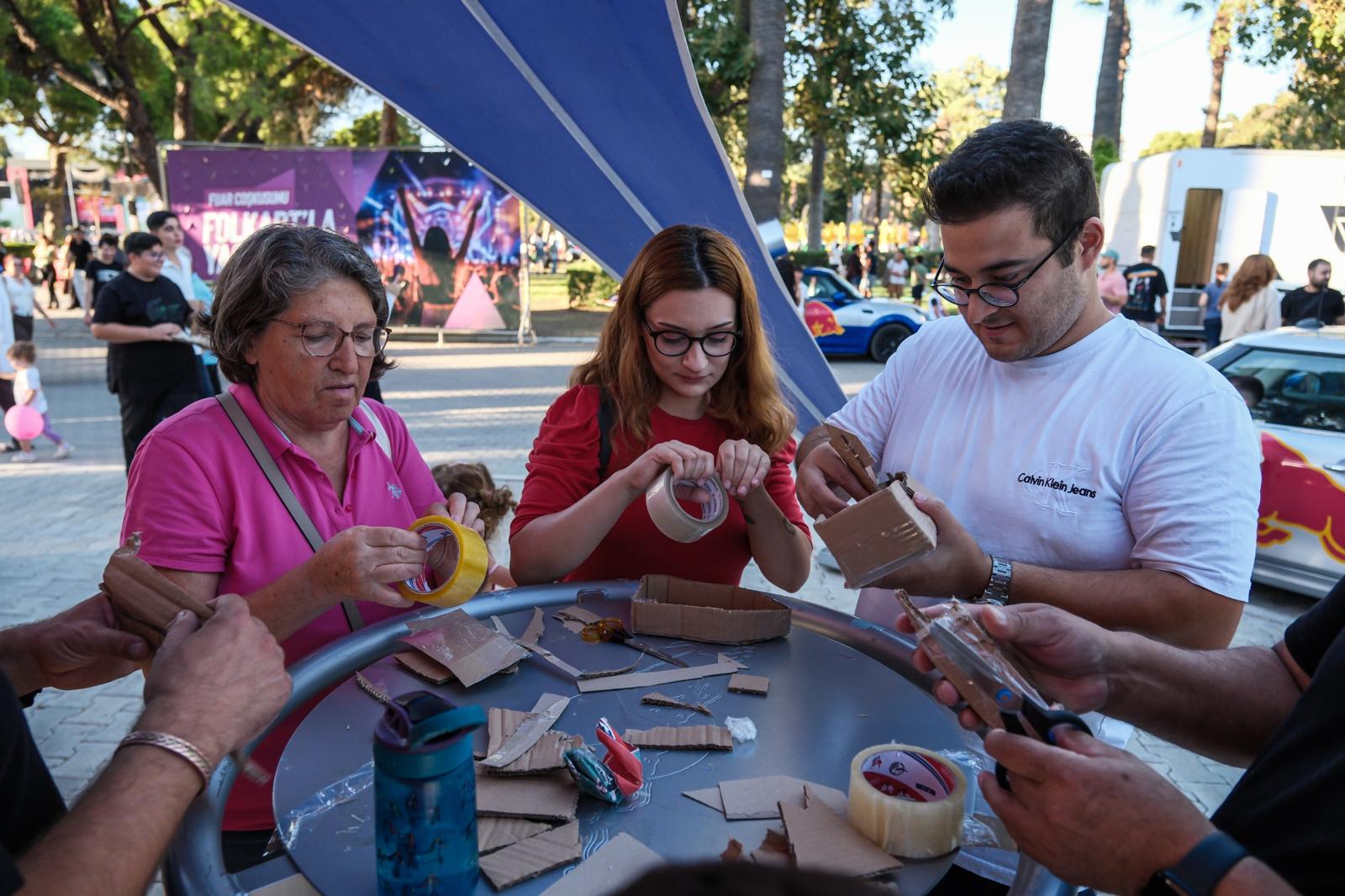 Red Bull Karton Tekne Yarışması fuar coşkusuna renk kattı
