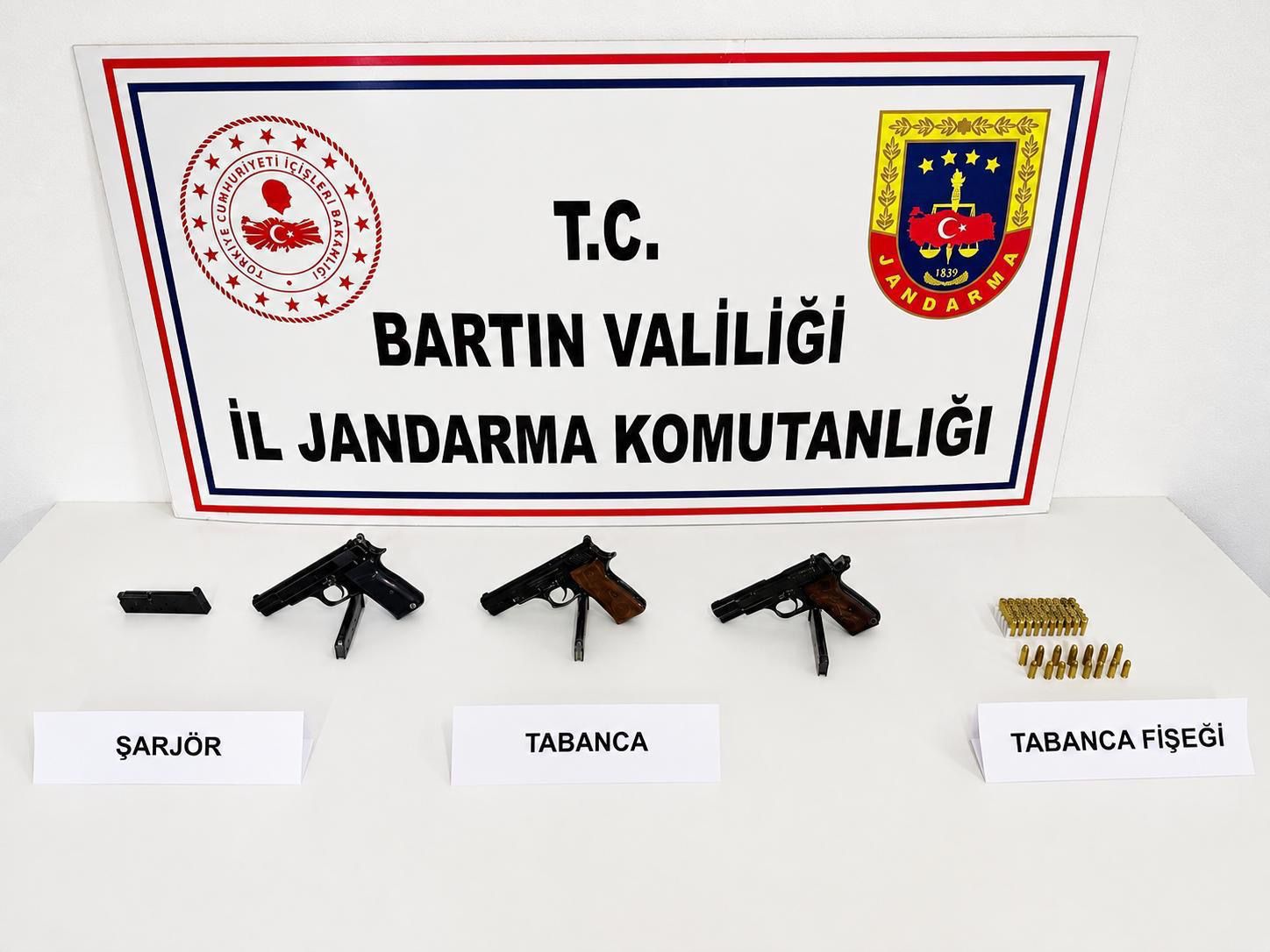 Kozcağız’da Jandarma Operasyonu: Silah ve Mühimmat Ele Geçirildi