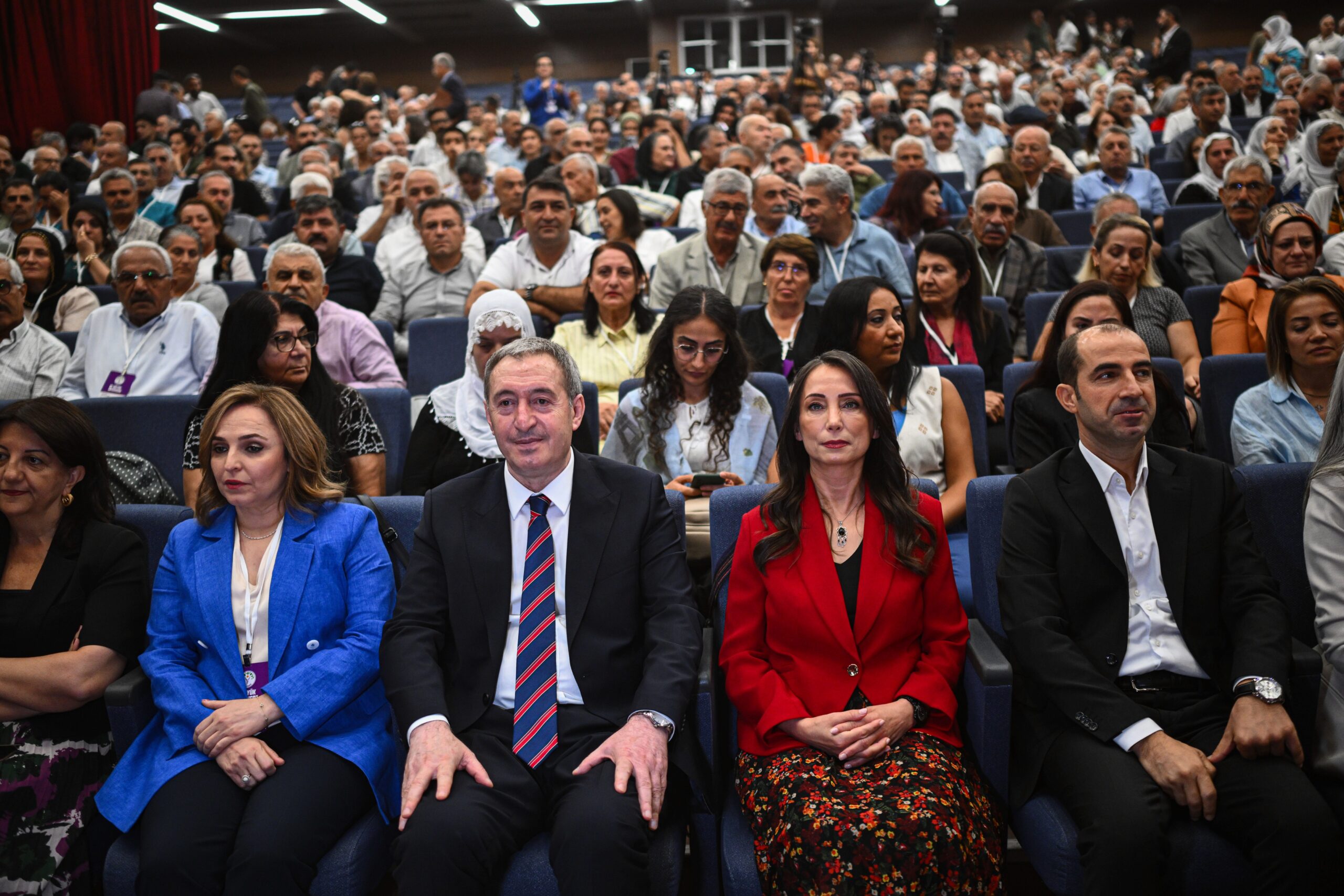 DEM Parti 5. Olağan Kongresi’nde Eş Genel Başkanlar Yeniden Seçildi