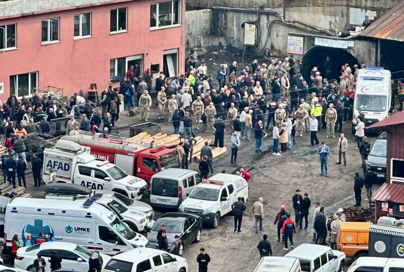 Zonguldak’ta Grizu Patlaması: 3 İşçi Hayatını Kaybetti, Yaralılar Var