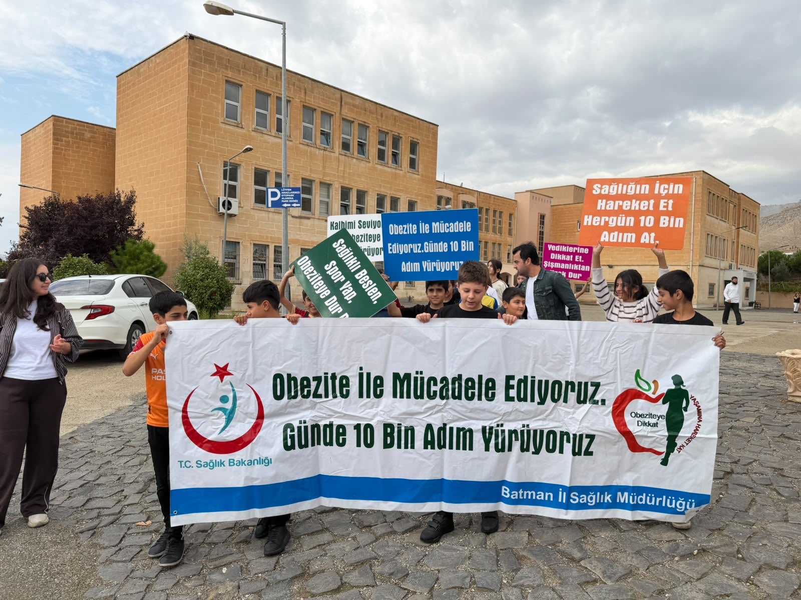 Hasankeyf’te Öğrencilerden “Sağlık İçin 10 Bin Adım” Yürüyüşü