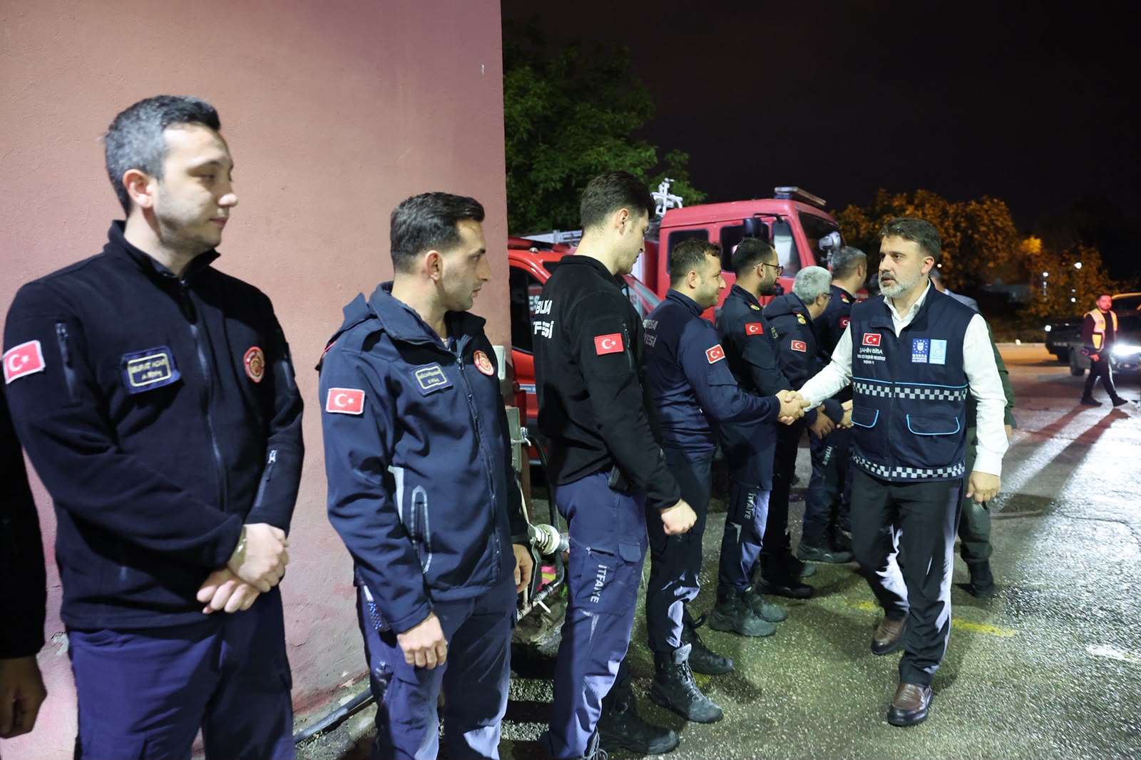 Büyükşehir’de yağmur teyakkuzu: 1126 personel, 439 araç görev başında