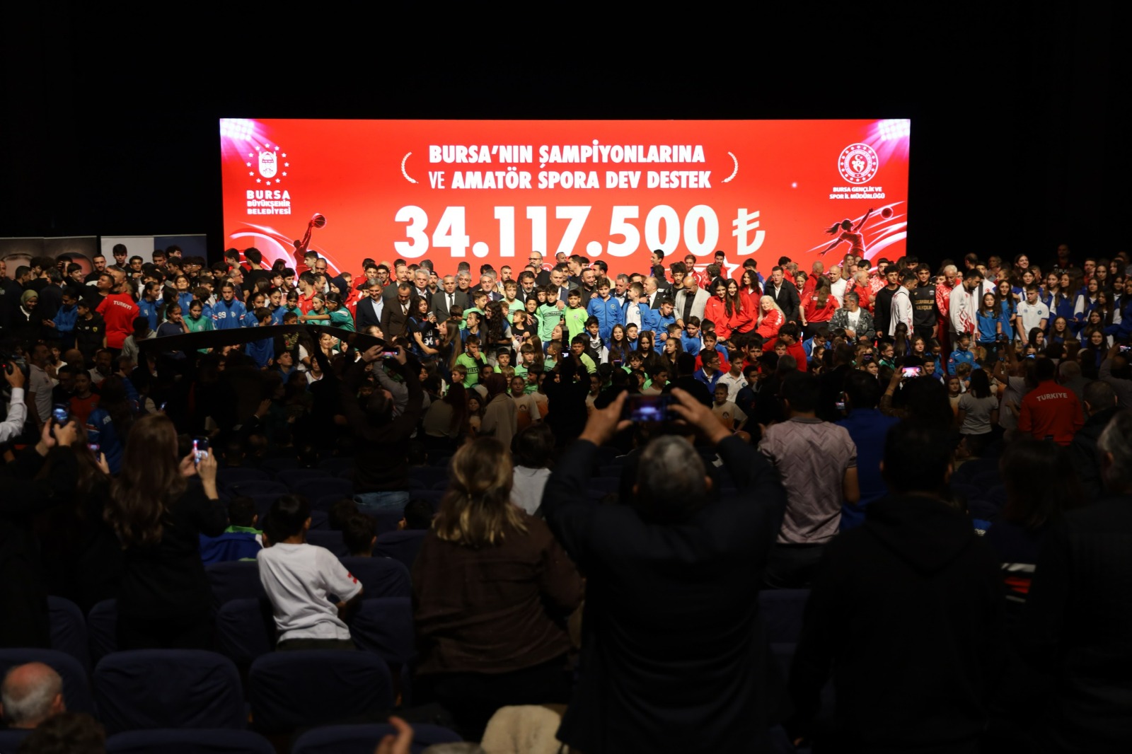 Bursa’nın şampiyonlarına ve amatör spora dev destek