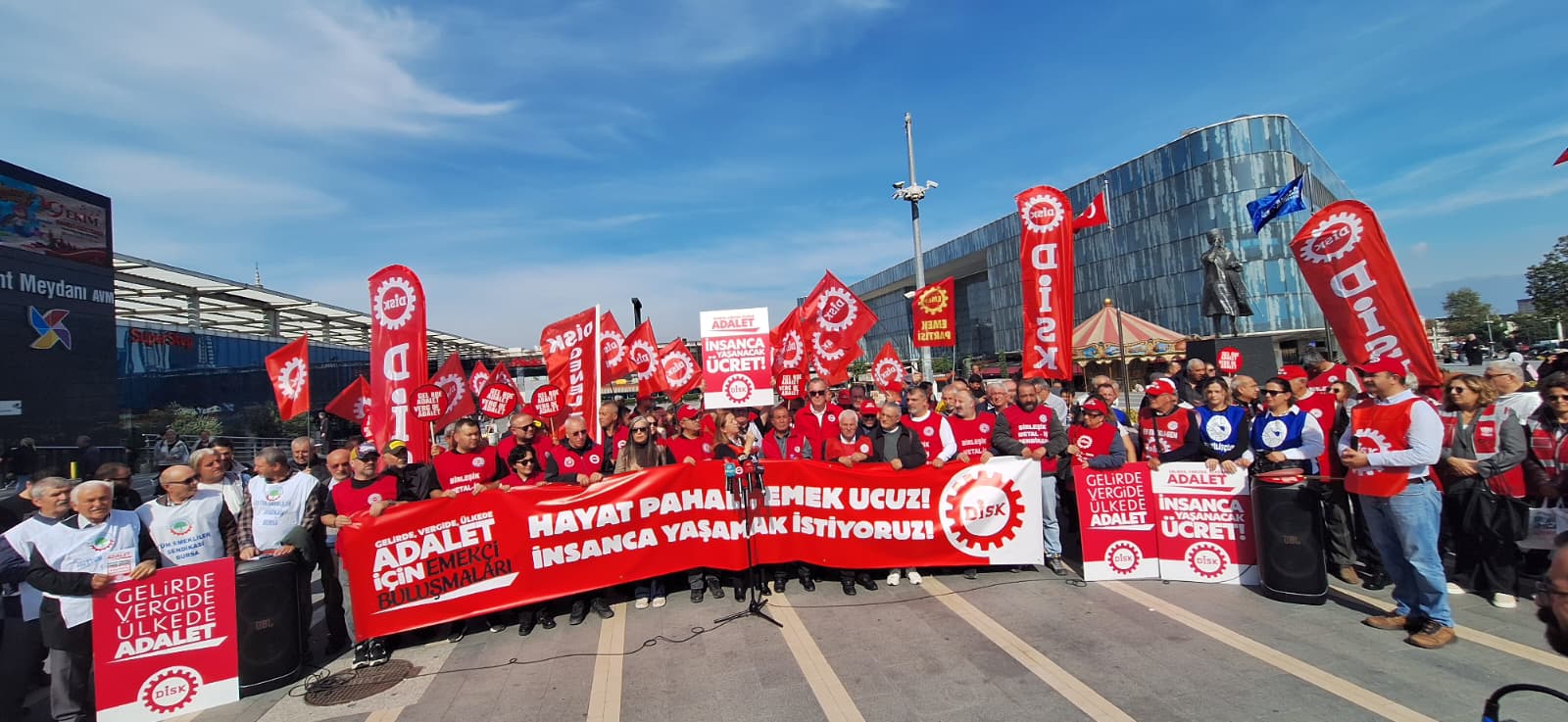 Çerkezoğlu, Bursa’da Adalet İstedi: Ücretler Eridi