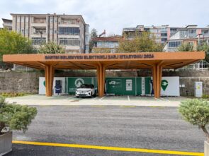 Bartın Belediyesi’nden Çevreci Yatırım: Elektrikli Araç Şarj İstasyonu Hizmete Sunuldu