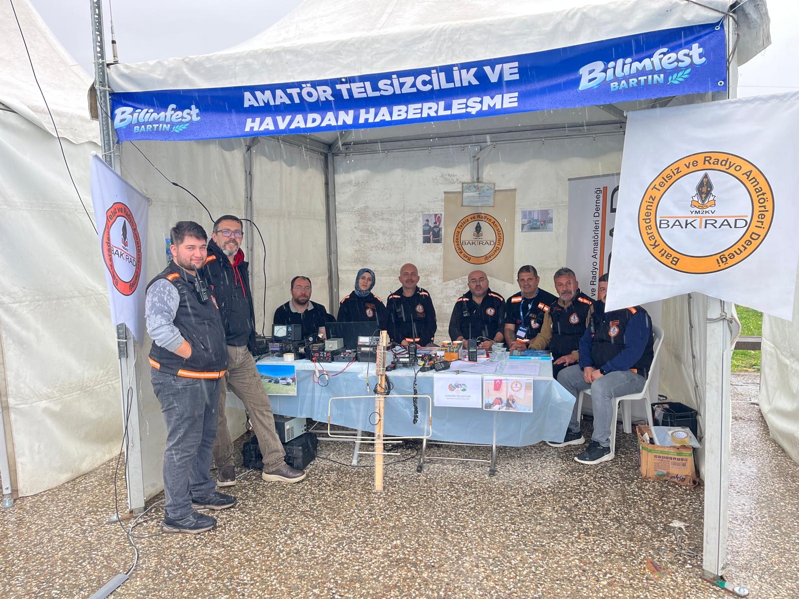 BAKTRAD, BİLİMFEST BARTIN’DA STANDINI AÇTI: AMATÖR TELSİZCİLİK TANITILIYOR