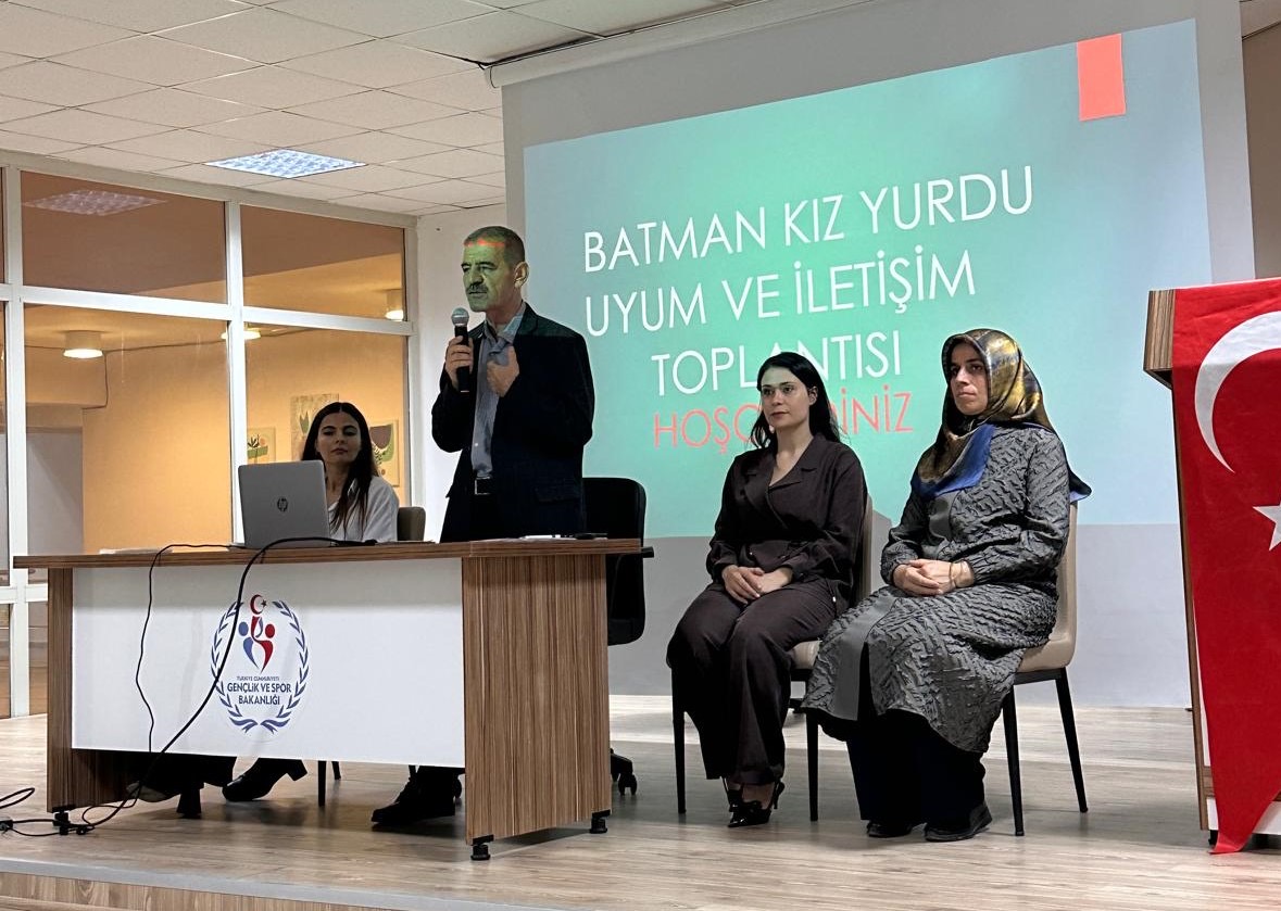Batman Kız Öğrenci Yurdunda Yeni Öğrencilere Uyum ve İletişim Buluşması