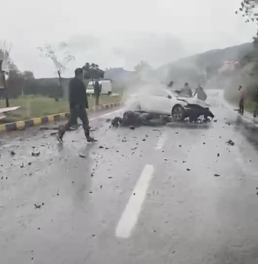 Çaycuma Yolunda Trafik Kazası: Sürücü Yaralandı