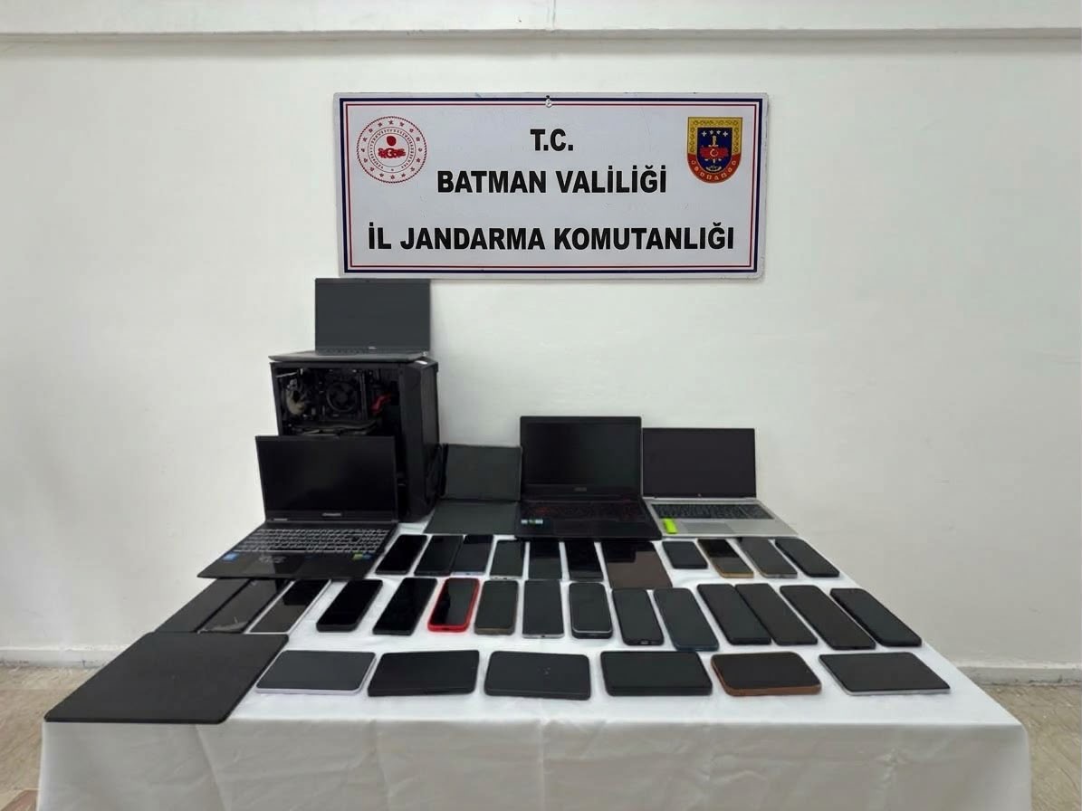 Batman Merkezli 13 İlde Yasa Dışı Bahis Operasyonu: 102 Şüpheli Yakalandı!