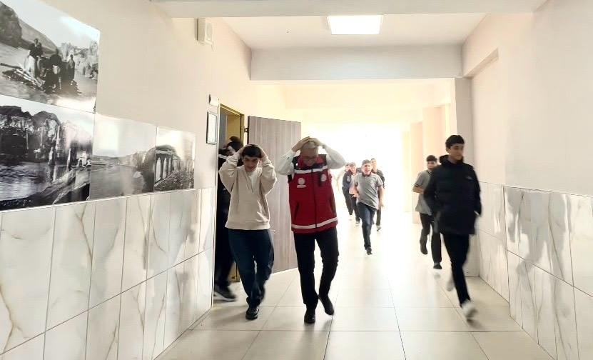 Batman’da Okullarda Eş Zamanlı Afet Tatbikatı Gerçekleştirildi