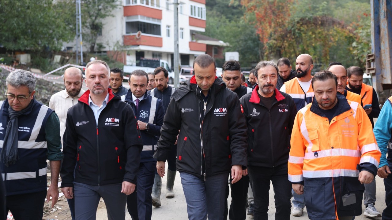 İBB Genel Sekreteri Ayazağa’da Sel Mağdurlarıyla Görüştü
