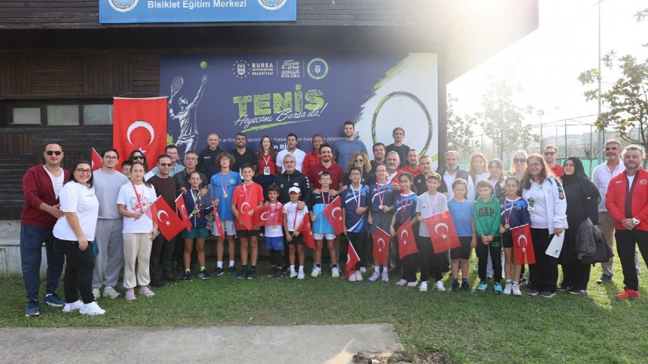 Bursa’da 29 Ekim Cumhuriyet Tenis Turnuvası Düzenlendi