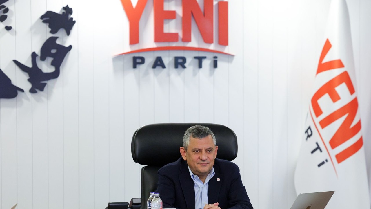 Özgür Özel, Sosyalist Enternasyonal Toplantısına Katıldı