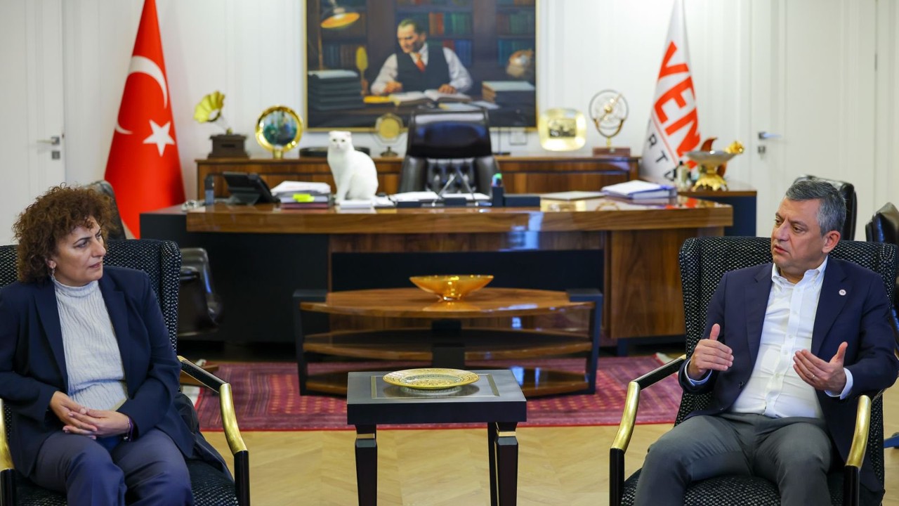 Özgür Özel, Kamu Emekçileri Heyetini Kabul Etti