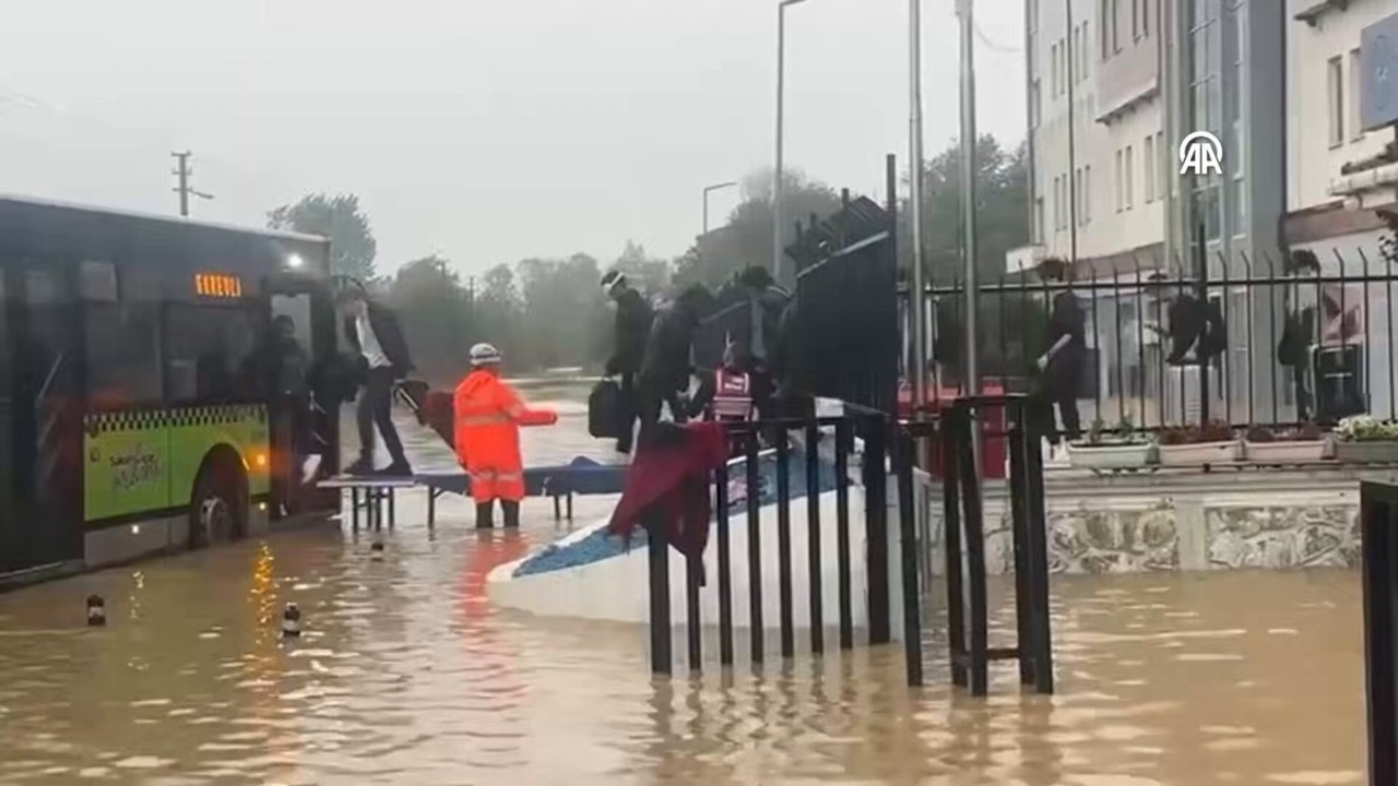 Sakarya’nın Sapanca İlçesinde Dere Taştı