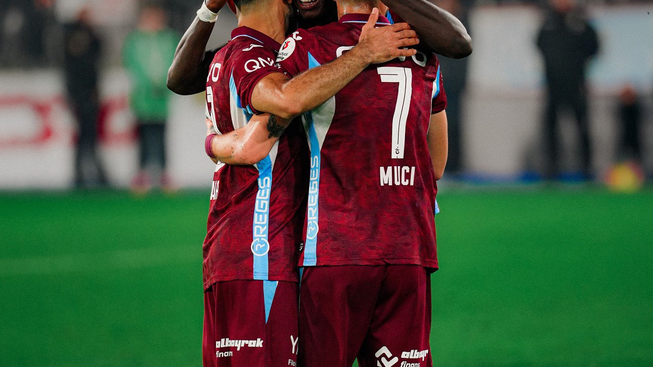 Süper Lig’de Trabzonspor, Çaykur Rizespor’u 4-3 Yendi